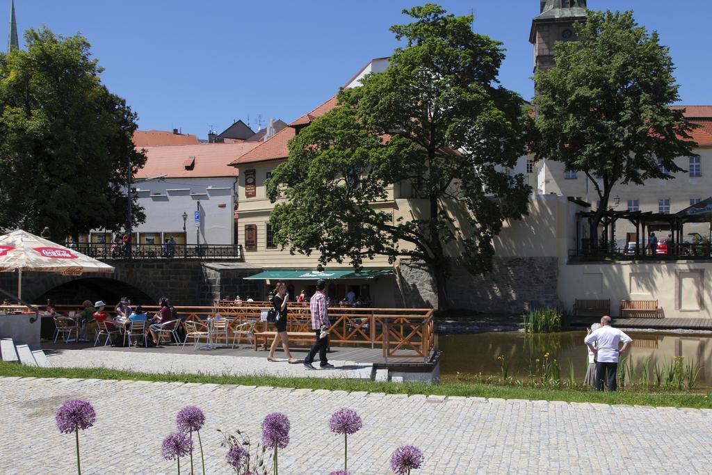 U Zvonu Hotel Plzen Exterior photo