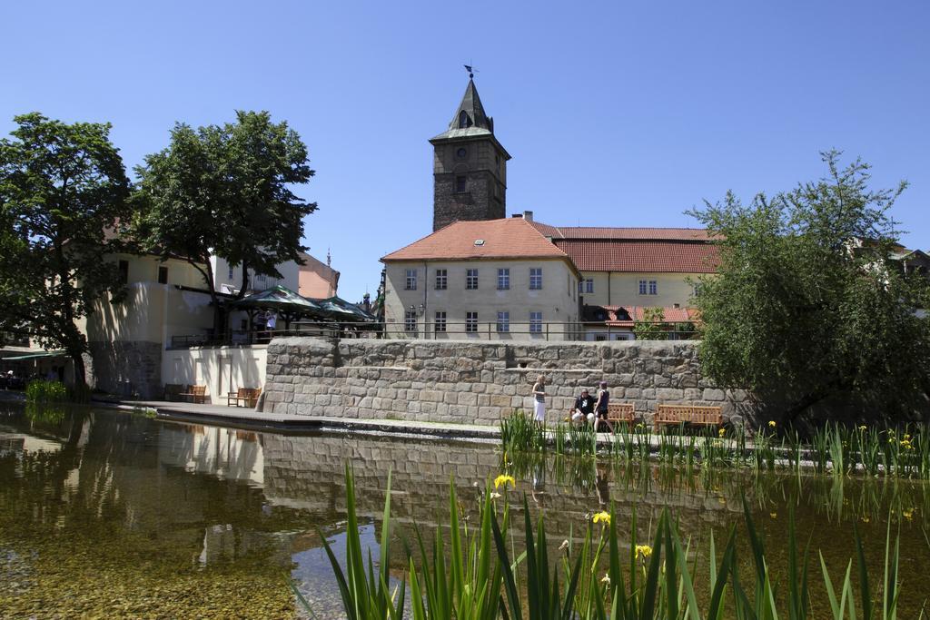 U Zvonu Hotel Plzen Exterior photo